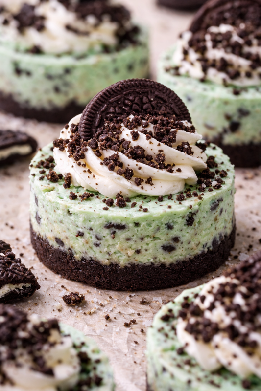 🍀 St. Patrick’s Cheesecake Bento Box (Mini Cheesecakes)